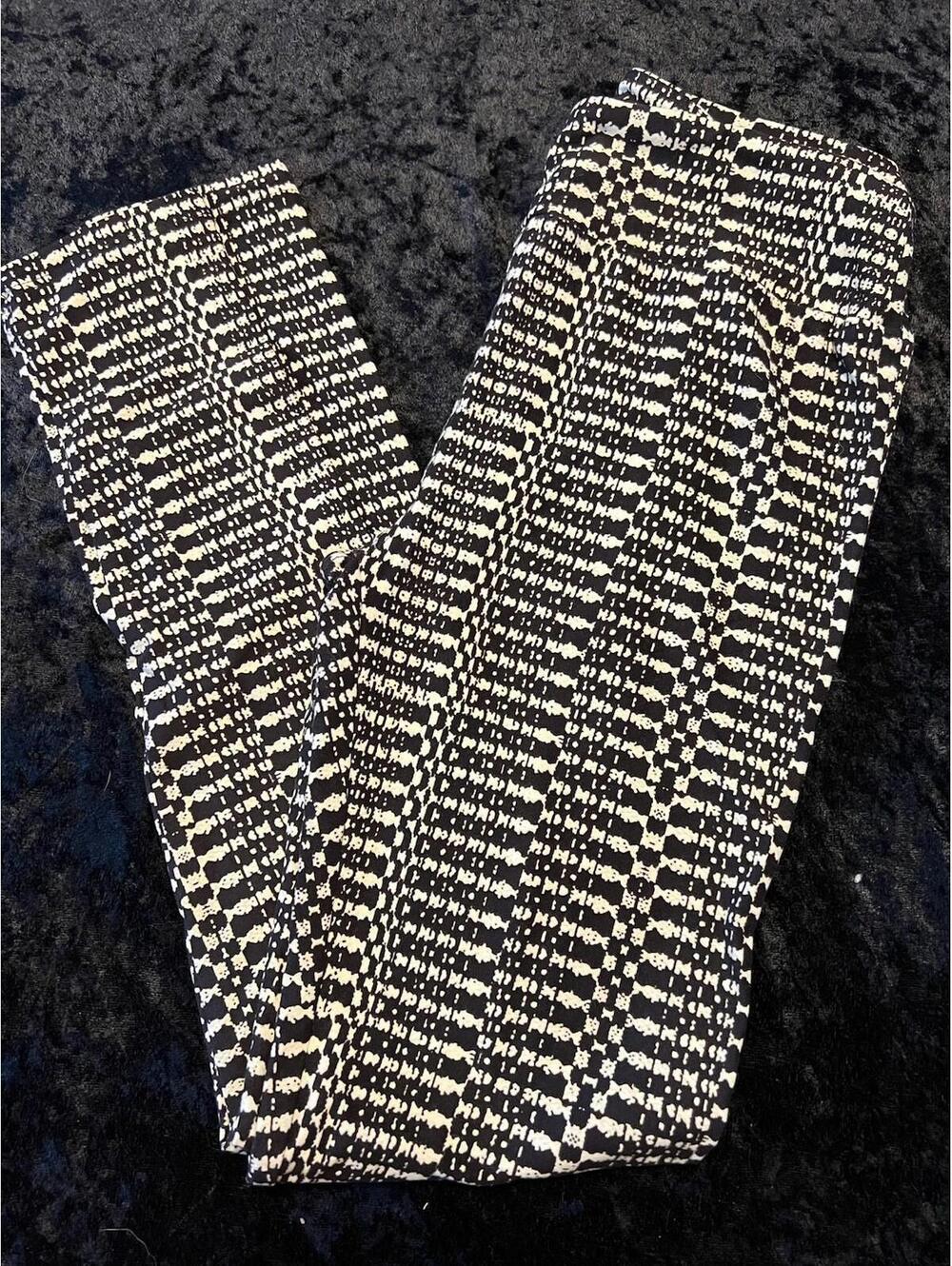 LuLaRoe Leggings One Size OS Black Ivory Snake Skin Print Soft High Rise NWOT
